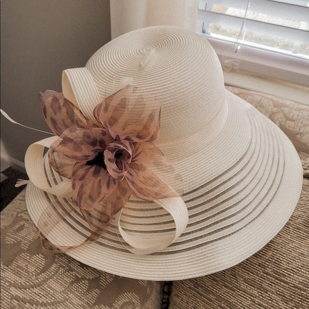 NWT Hat!!